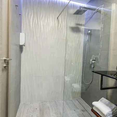 Szálloda First Flatotel Internacional 3*
