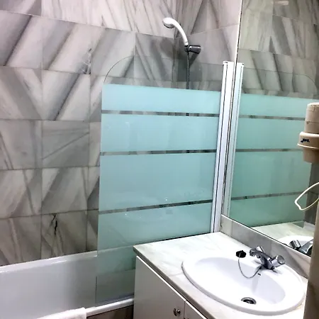 Szálloda First Flatotel Internacional 3*